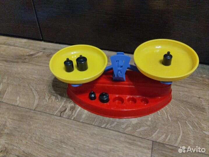 Весы игрушечные, винтаж