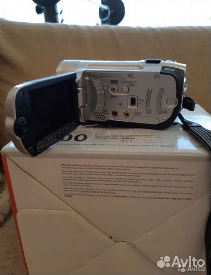 Видеокамера Canon FS100