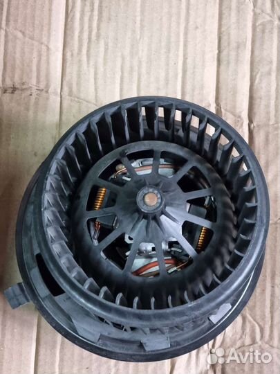 Мотор печки Volkswagen Transporter T5