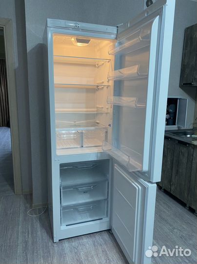 Продается холодильник