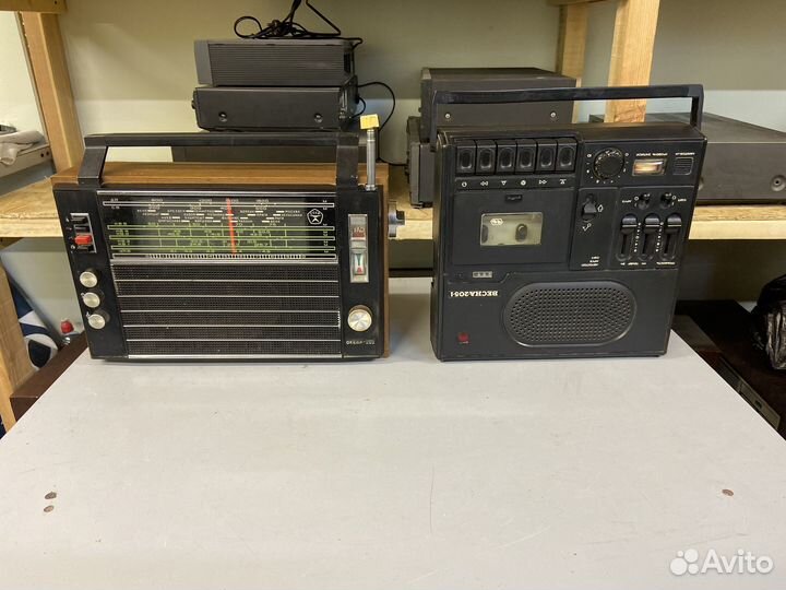 Радиоприемник и магнитофон