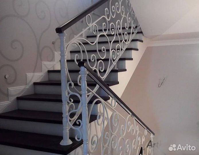 Лестница на металлокаркасе
