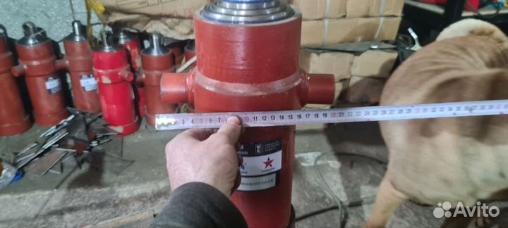 Цилиндр гидравлический 8 тонн вылет 1050мм