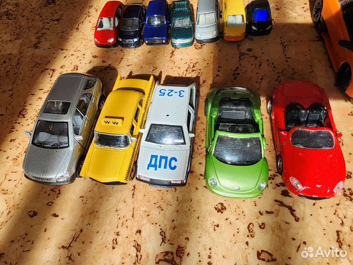 Машинки металлические разные, коллекционные