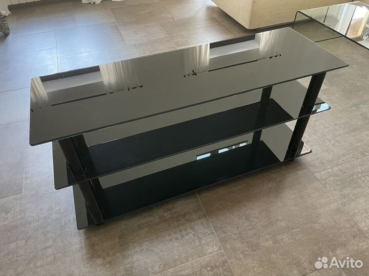 Стеклянная тумба под тв