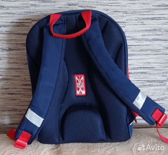 Школьный рюкзак с ортопедический спинкой