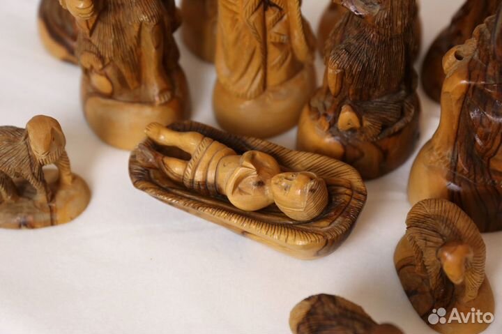 Рождественский вертеп из оливкового дерева.Вифлеем