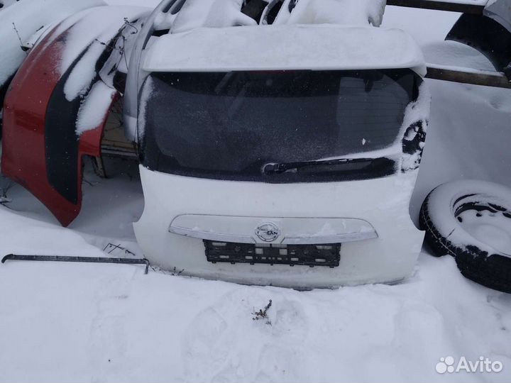 Крышка багажника Nissan Juke