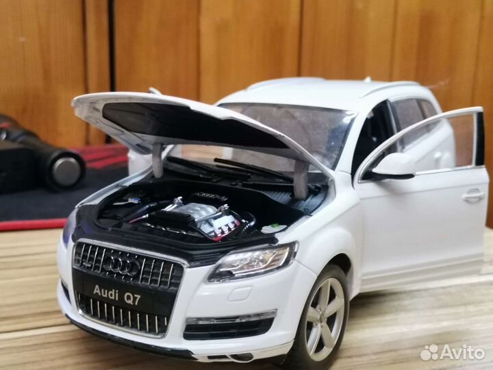 Audi Q7 1:18