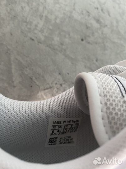 Кроссовки adidas
