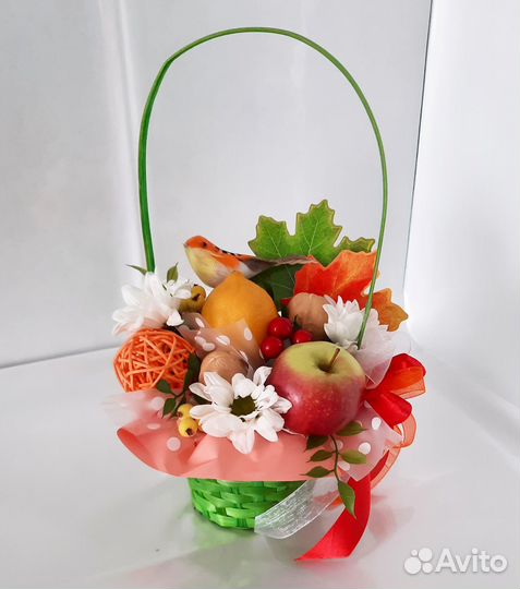Фруктово-цветочные букеты, подарочные корзины