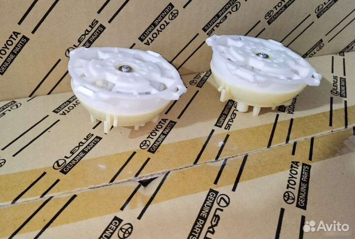 Моторчик регулировки зеркала Lexus Es