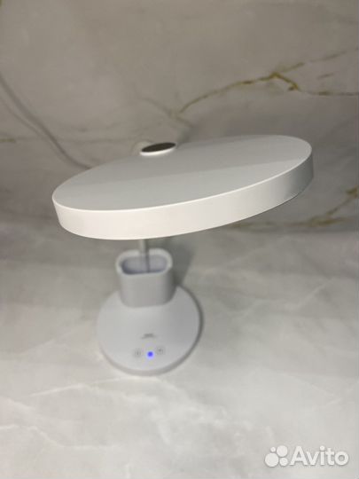 Лампа настольная яркая новая гарантия