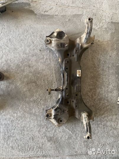 Балка подмоторная Hyundai Solaris 2 kia rio 4