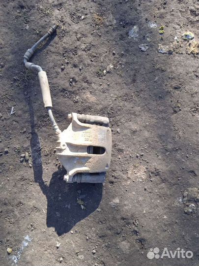 Суппорт тормозной цилиндр передний