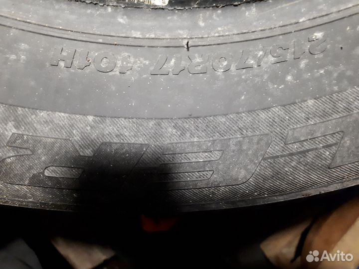 Bridgestone Dueler H/L 215/70 R17