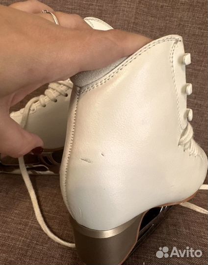 Фигурные коньки edea 200