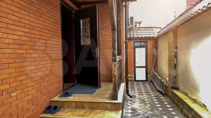 Дом 280 м² на участке 2,5 сот.