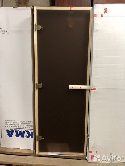 Стеклянная дверь в сауну