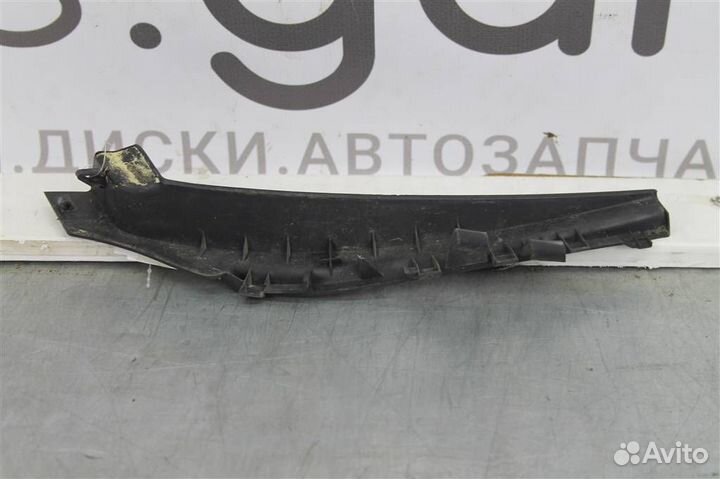 Водосток лобового стекла(под жабо) Nissan Sentra