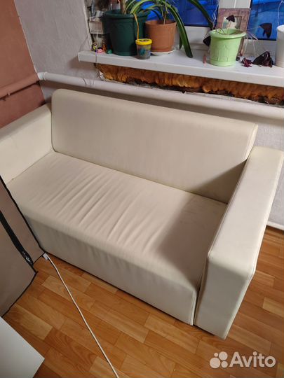 Офисный кожаный диван бу