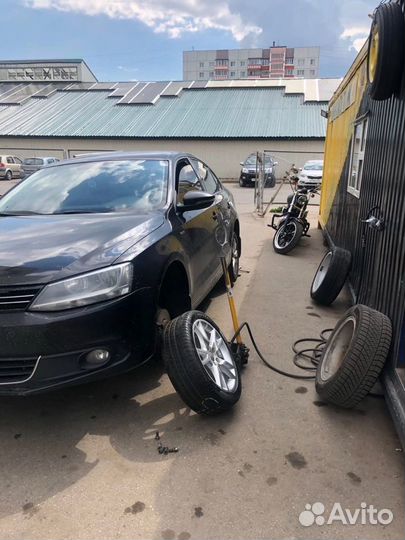 Шиномонтажник