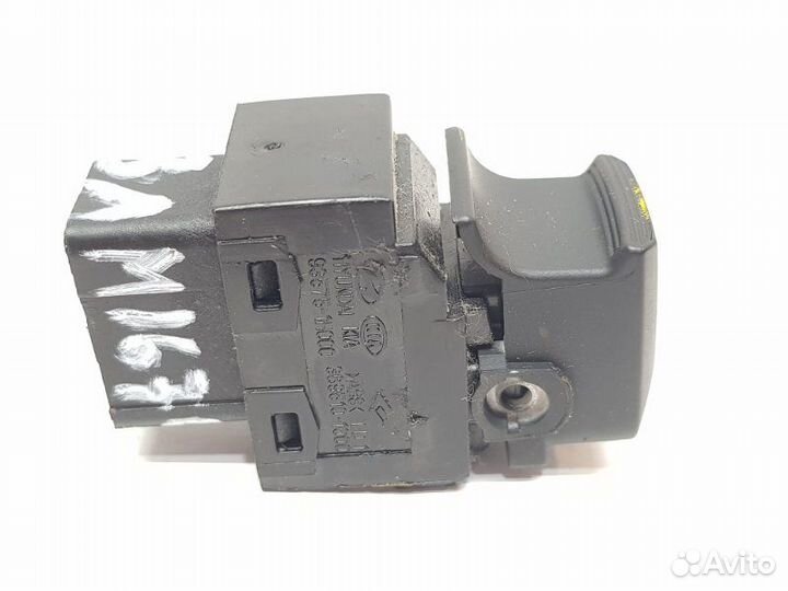 Кнопка стеклоподъемника задняя левая Kia Sportage