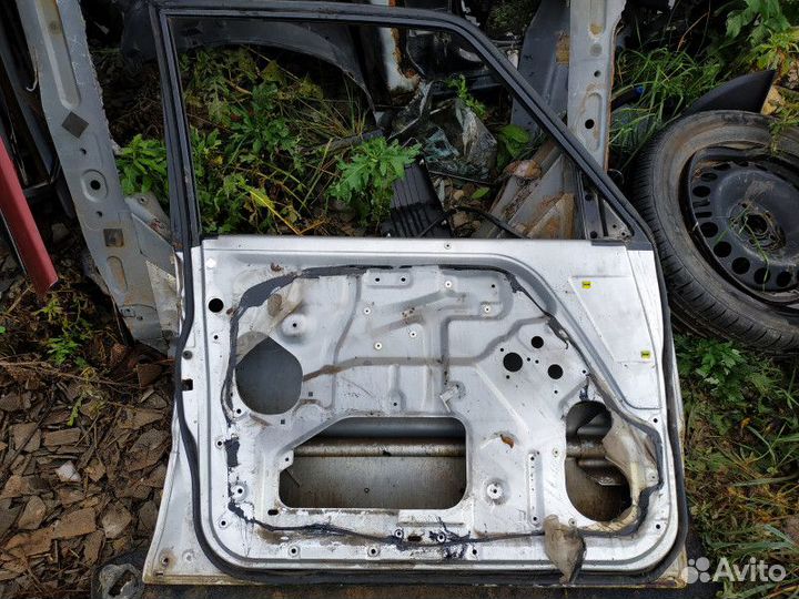 Дверь передняя левая Mitsubishi Pajero 2