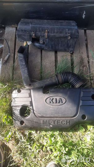 Крышка двигателя и воздушный фильтр