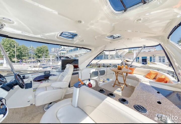 Моторная яхта Meridian 441