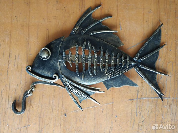 Ключница рыбка кованая