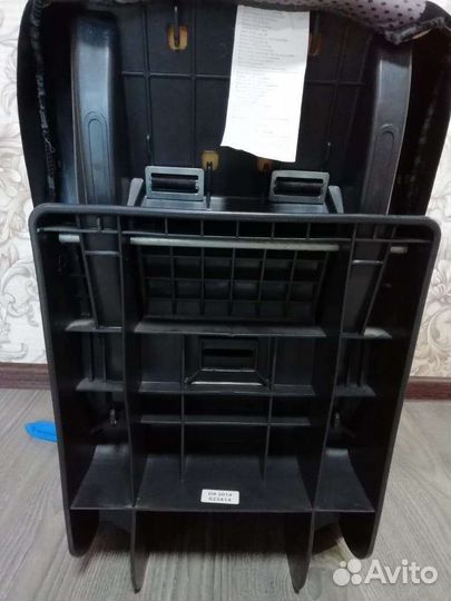 Автомобильное кресло