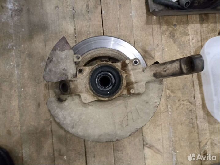 Поворотные кулаки нива