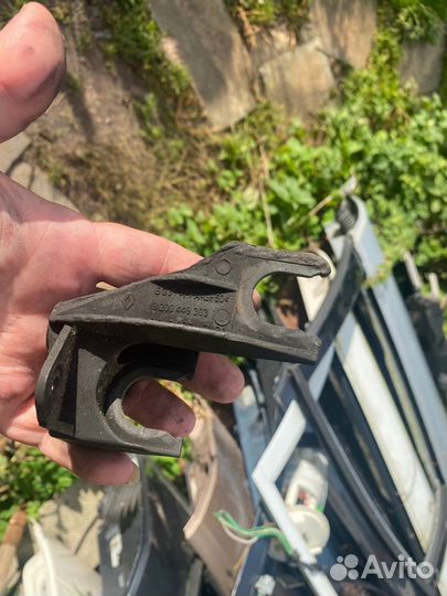 Кронштейн 8200449303 тросса МКПП рено дастер