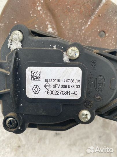 Педаль газа Renault Logan 2