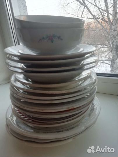 Посуда:кофейный набор,тарелки, блюда,селедочницы