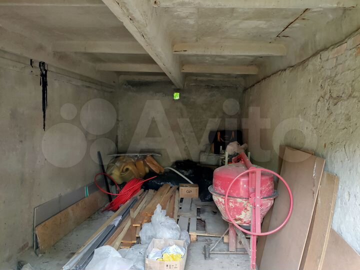 Гараж, > 30 м²