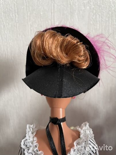 Куклы Барби в национальных костюмах европейки