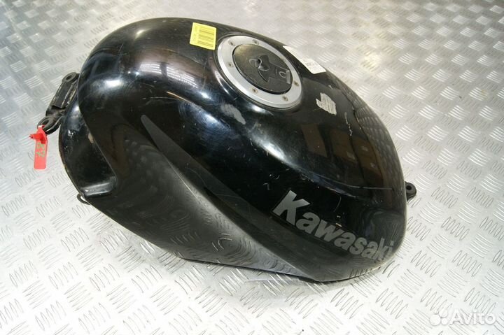 Бензобак Kawasaki ZZR250