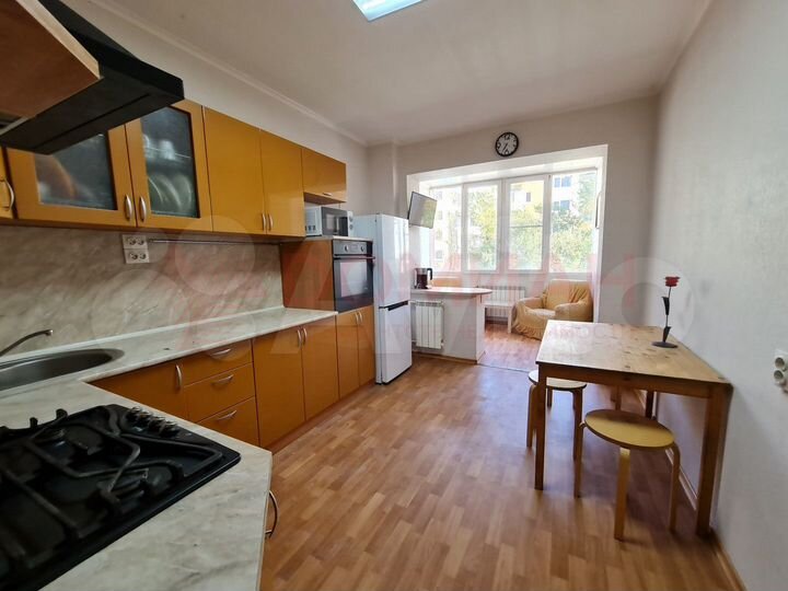 3-к. квартира, 84 м², 2/10 эт.