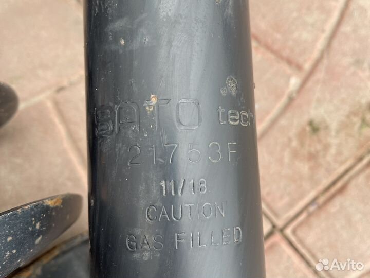 Стойки passat b6