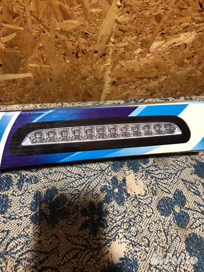Тойота Хайс диодный стоп сигнал в крышку багажника