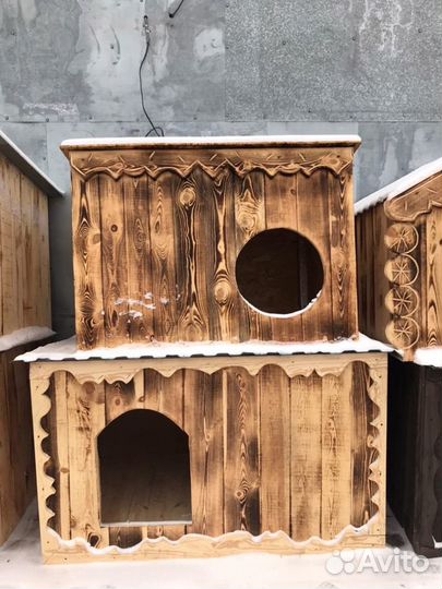 Деревянные будки для собак