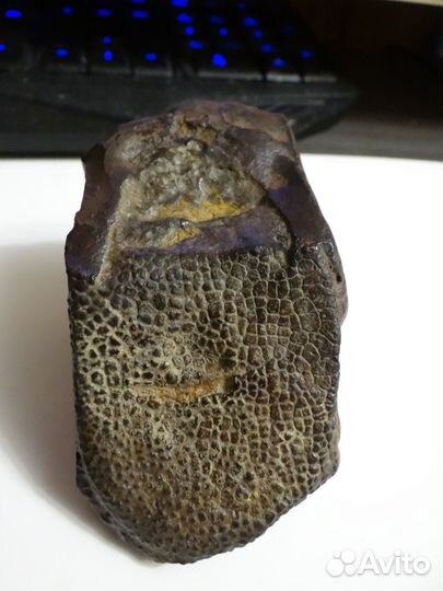 Продам камень похожий на метеорит