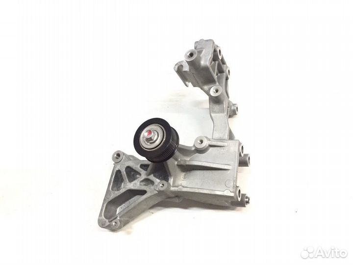 Mitsubishi ASX митсубиши Кронштейн Генератора