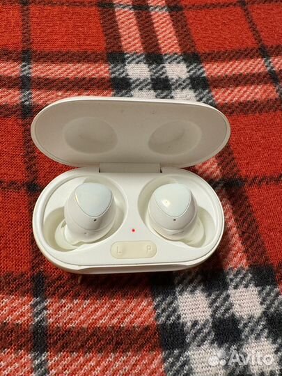 Беспроводные наушники samsung buds plus