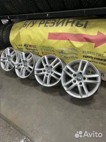Комплект оригинальных литых дисков на Фольцваген