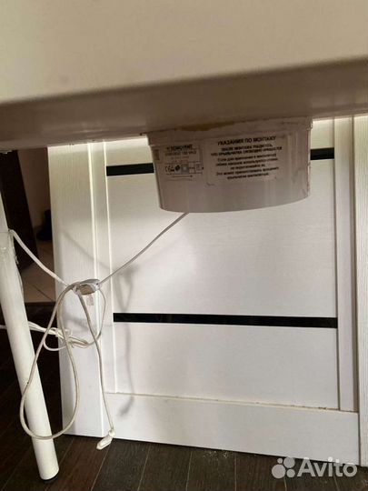 Стол для маникюра с вытяжкой