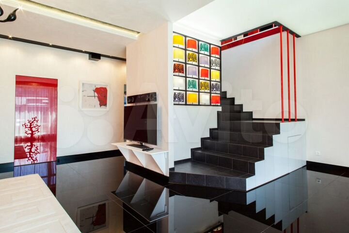 Коттедж 238 м² на участке 4,7 сот.