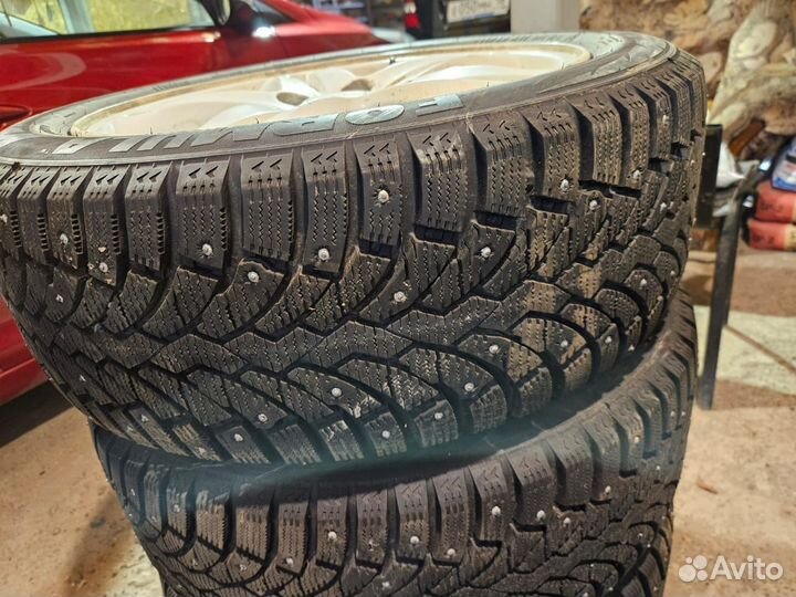 Pirelli Formula Ice 215/50 R17